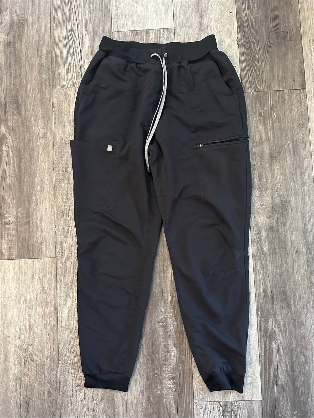 Fabletics Black Women's Scrub Jogger Track Pants with Zip Pocket